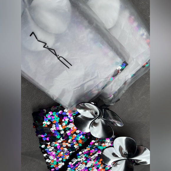 New MAC Cosmetics Sequin Makeup Bag - Picture 7 of 7